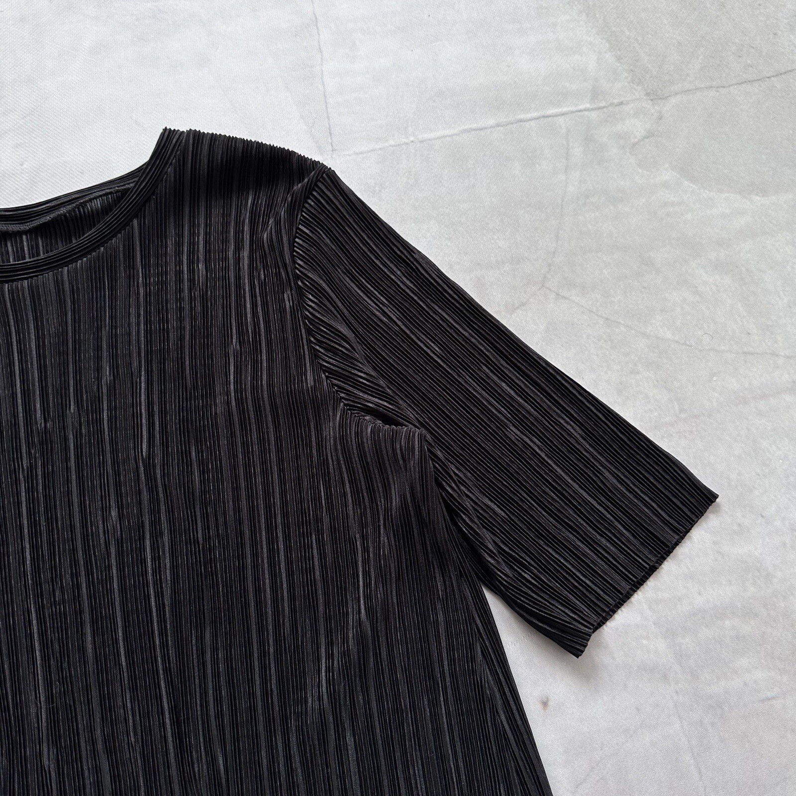 Japan Unbranded Issey Pleats Please Style Vintage Black Pleated T Shirt