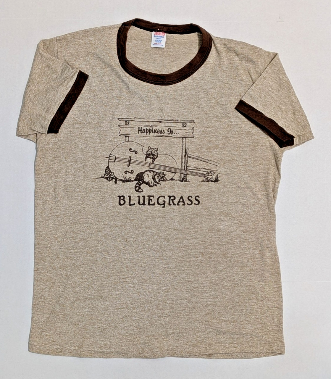 Vtg Mens L Distressed Thin Happiness Is Bluegrass Raccoons Bass T-Shirt USA