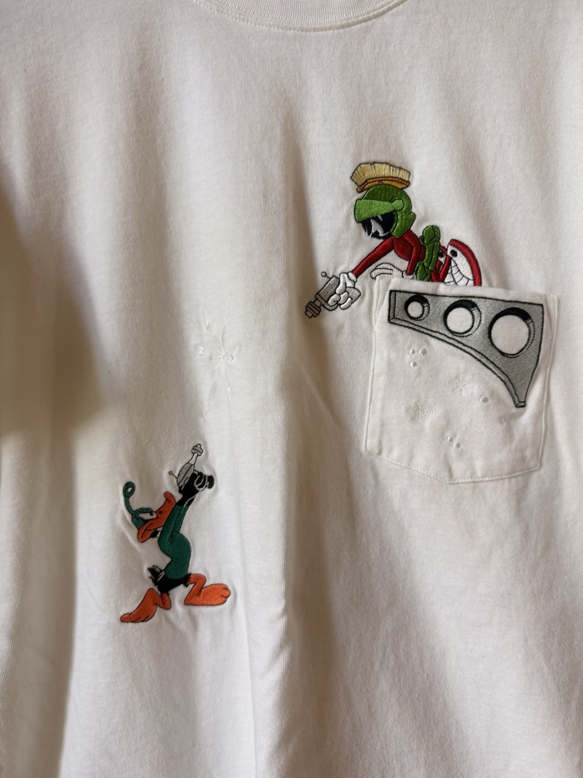 Vintage 199 Warner Bros Looney Tunes Embroidered T Shirt Size Medium