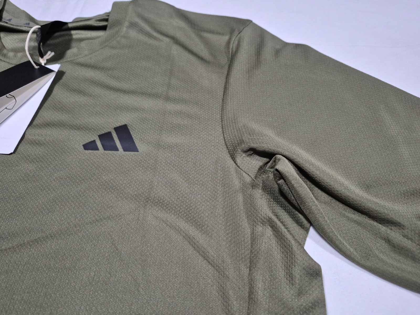 Adidas Mens Training/Running WE Bas 3 S Tee Shirt KD0703 Olive green