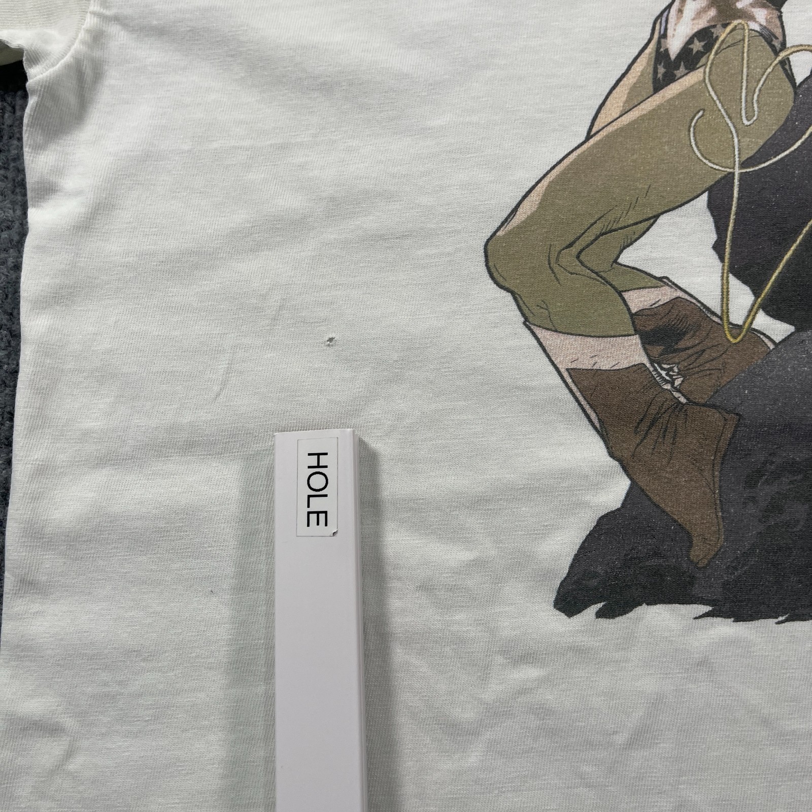 DC-Comics 2009 Wonder-Woman Shirt Medium 19×26 White Graphitti