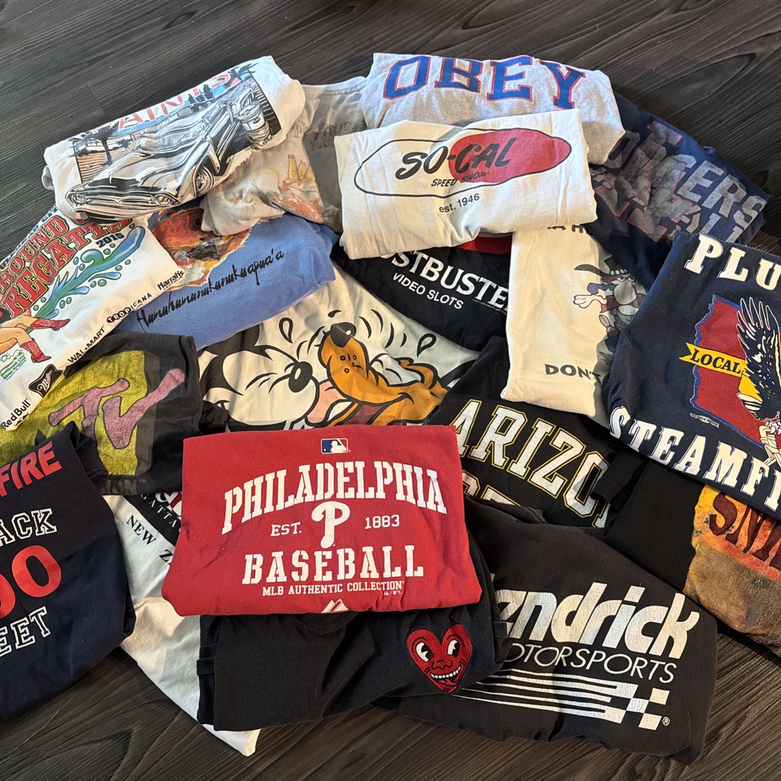 Random 20 for $180 Vintage/Modern Graphic TShirt Bundle! Message your size!