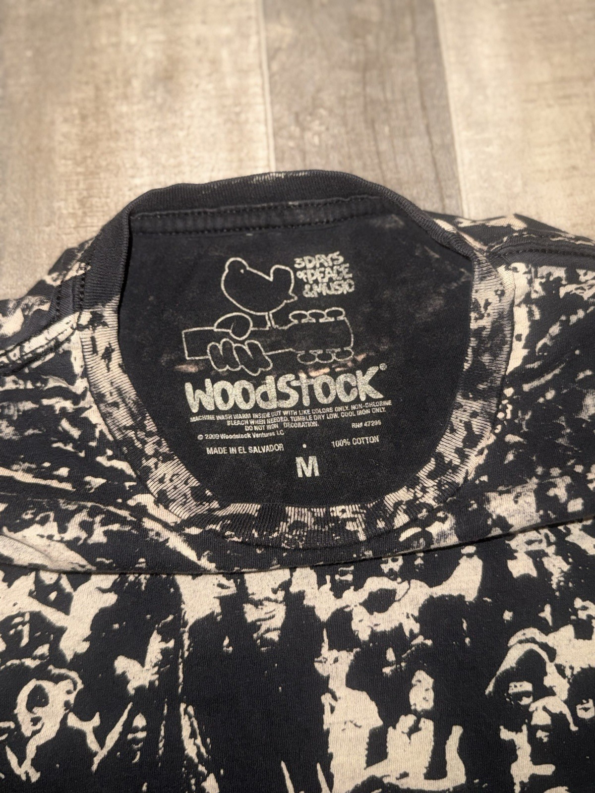 Vitnage 2009 2000s Woodstock Peace Music All Over Print Band Tee T-Shirt Medium