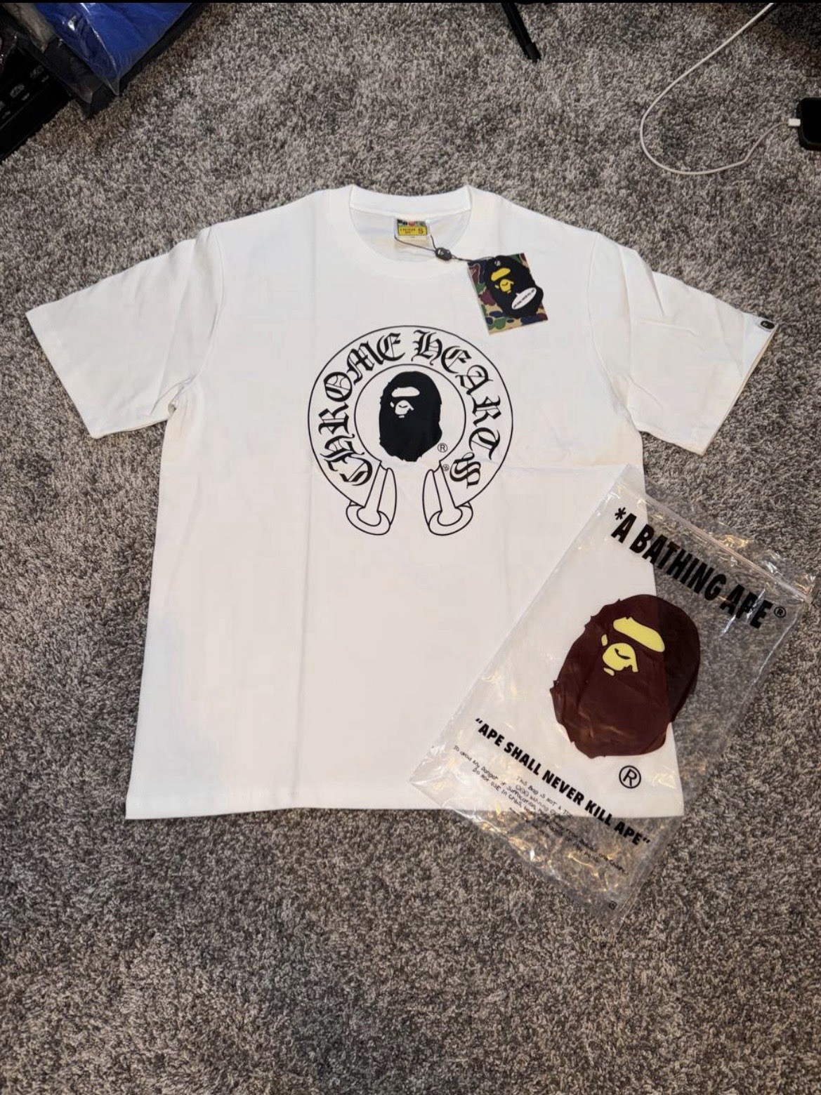 A Bathing Ape BAPE Men’s White Graphic Logo Crew Neck Short Sleeve T-Shirt M