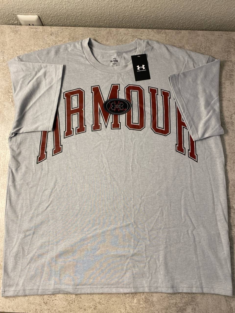 Under Armour Men’s XL Gray Graphic T-Shirt NWT New With Tags