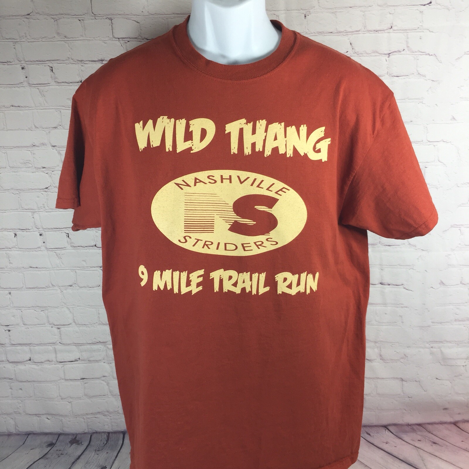 Wild Thang 9 Mile Trail Run Nashville Striders Shirt Adult Large Burnt Orange SS