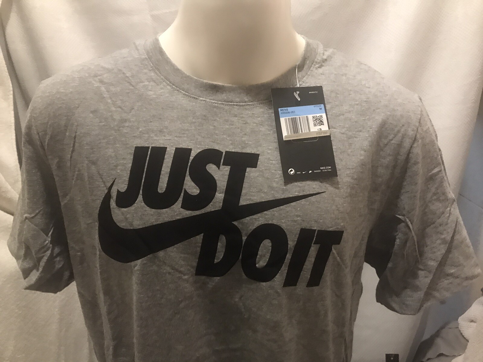 NIKE Just Do It Men’s T Shirt Style AR5006-063 Gray/B Size Medium