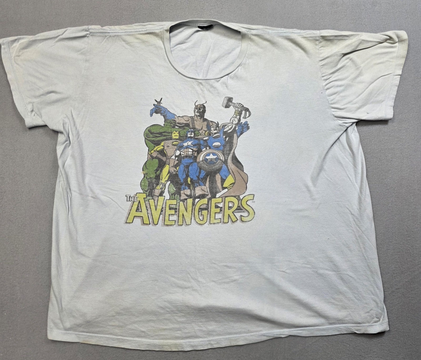 Marvel Avengers Shirt Mens 2XL White Graphic Tee Superhero Comic Book