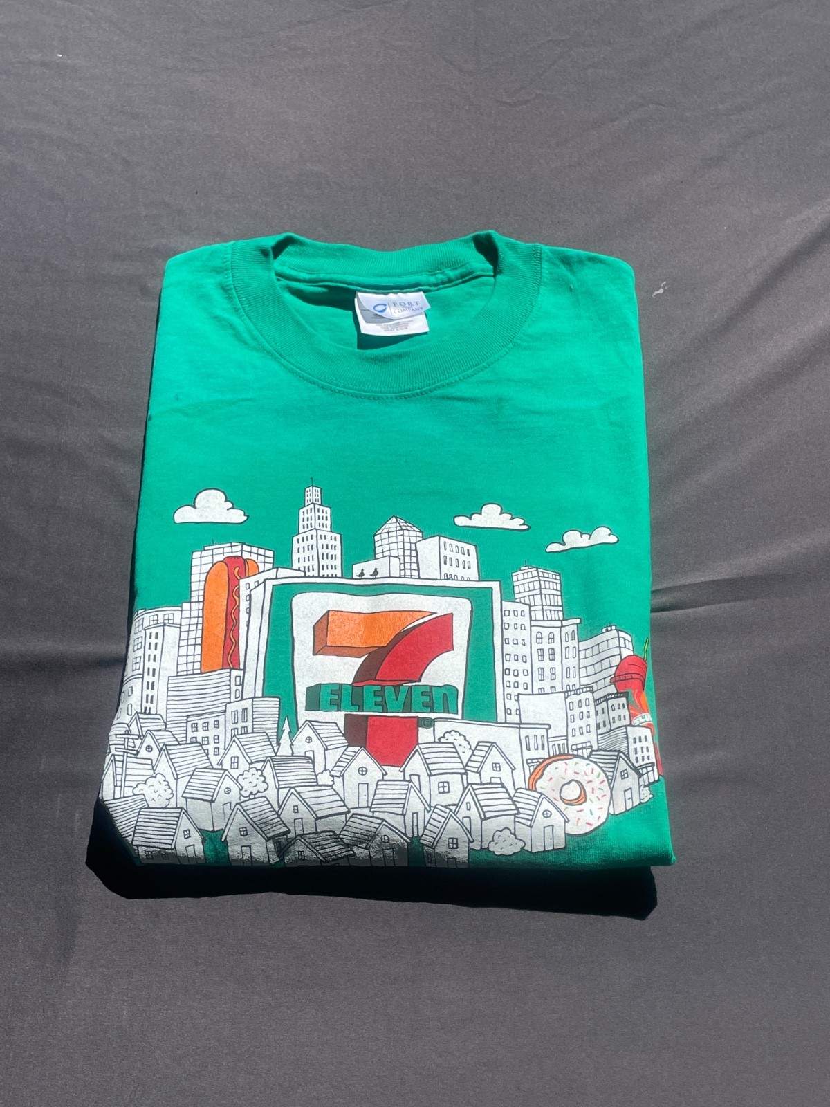 MENS VINTAGE GREEN NOVELTY 7-11 SHIFT TEE ST089