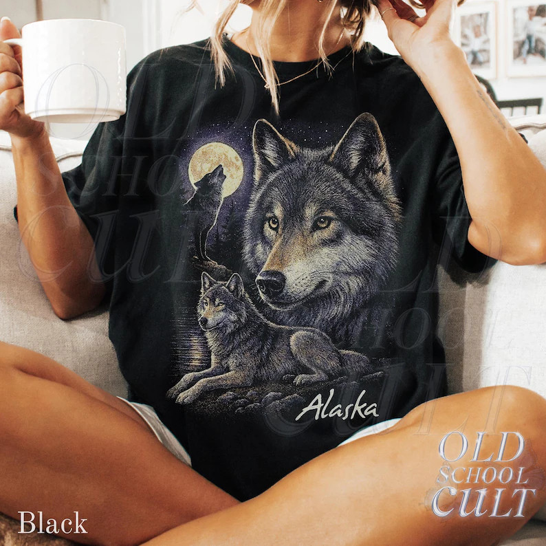 Wolf Alaska Vintage Graphic Animal Nature Comfort Tee