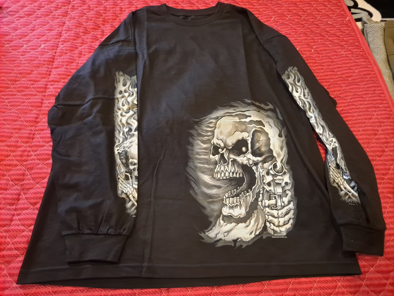 Unknown brand, unknown size, no tags, long sleve. I took measurements.