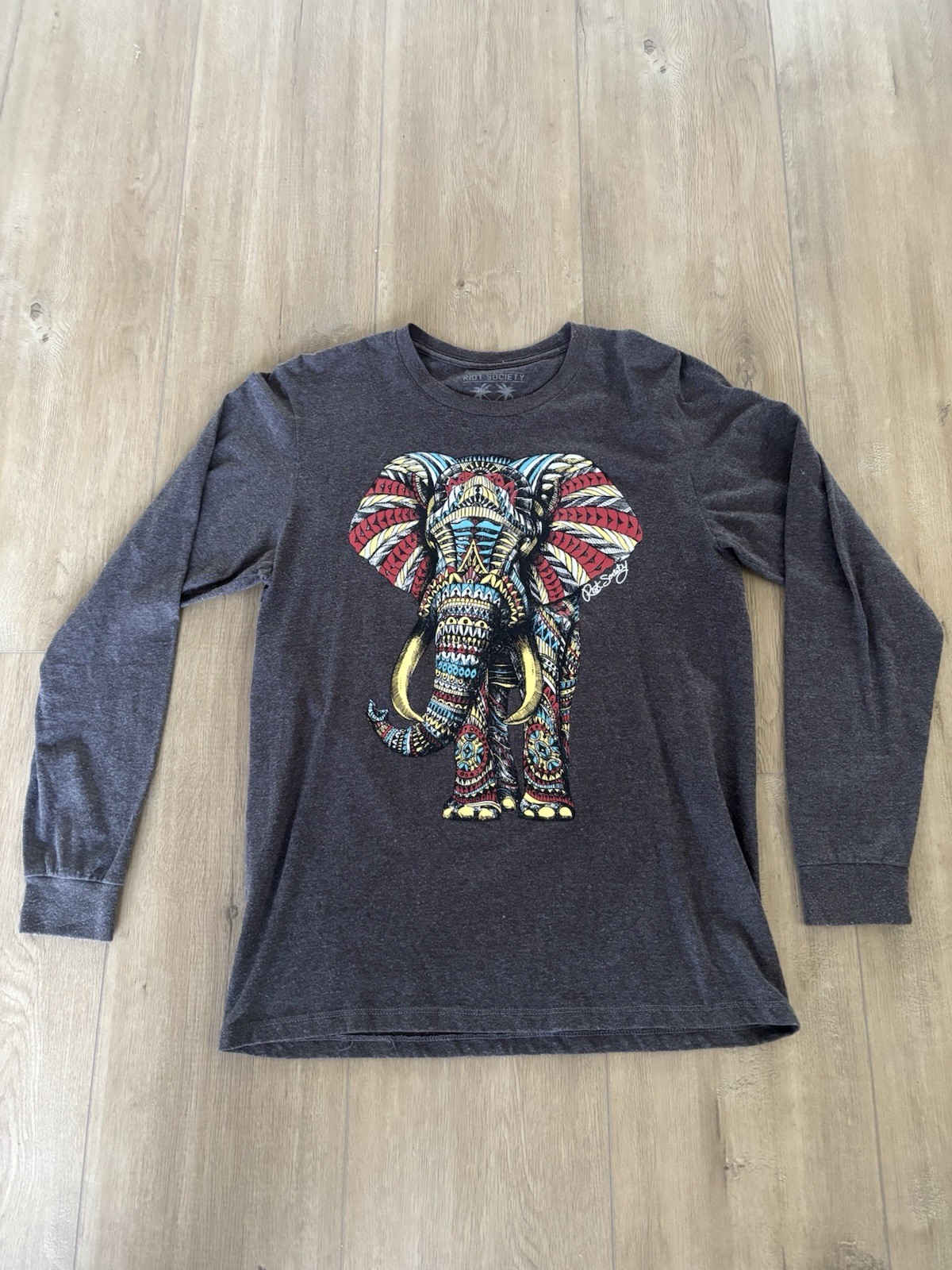 Riot Society Men Medium Vibrant Elephant Graphic T-Shirt Short Sleeve Tribal USA