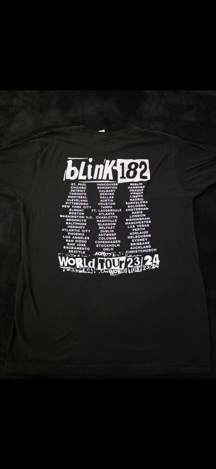 Blink 182 World Tour ’23-’24 Unisex L Black Short Sleeve Crew Neck Graphic Tee