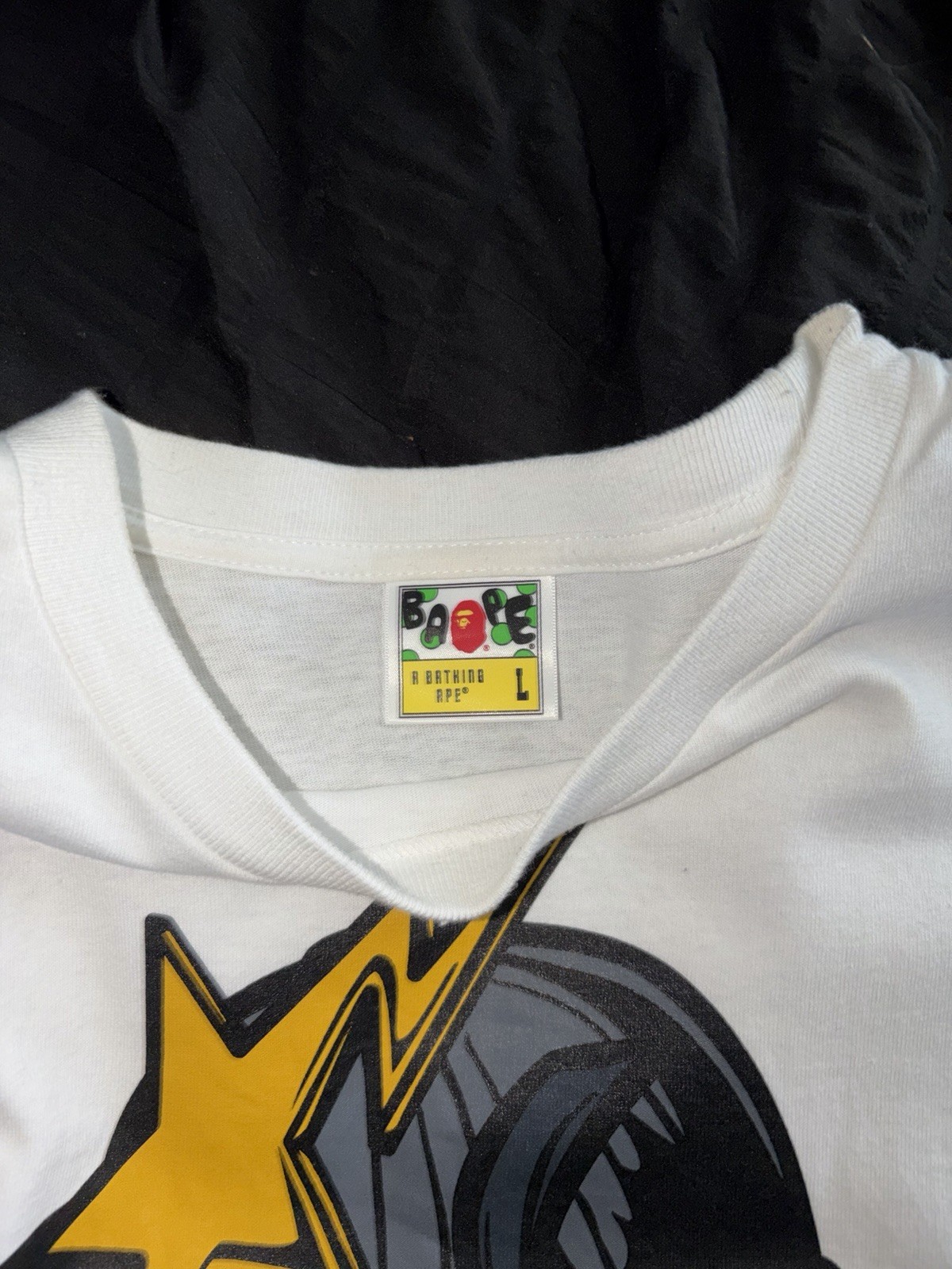A Bathing Ape Men’s L White Graphic Print Logo T-Shirt Crew Neck Short Sleeve