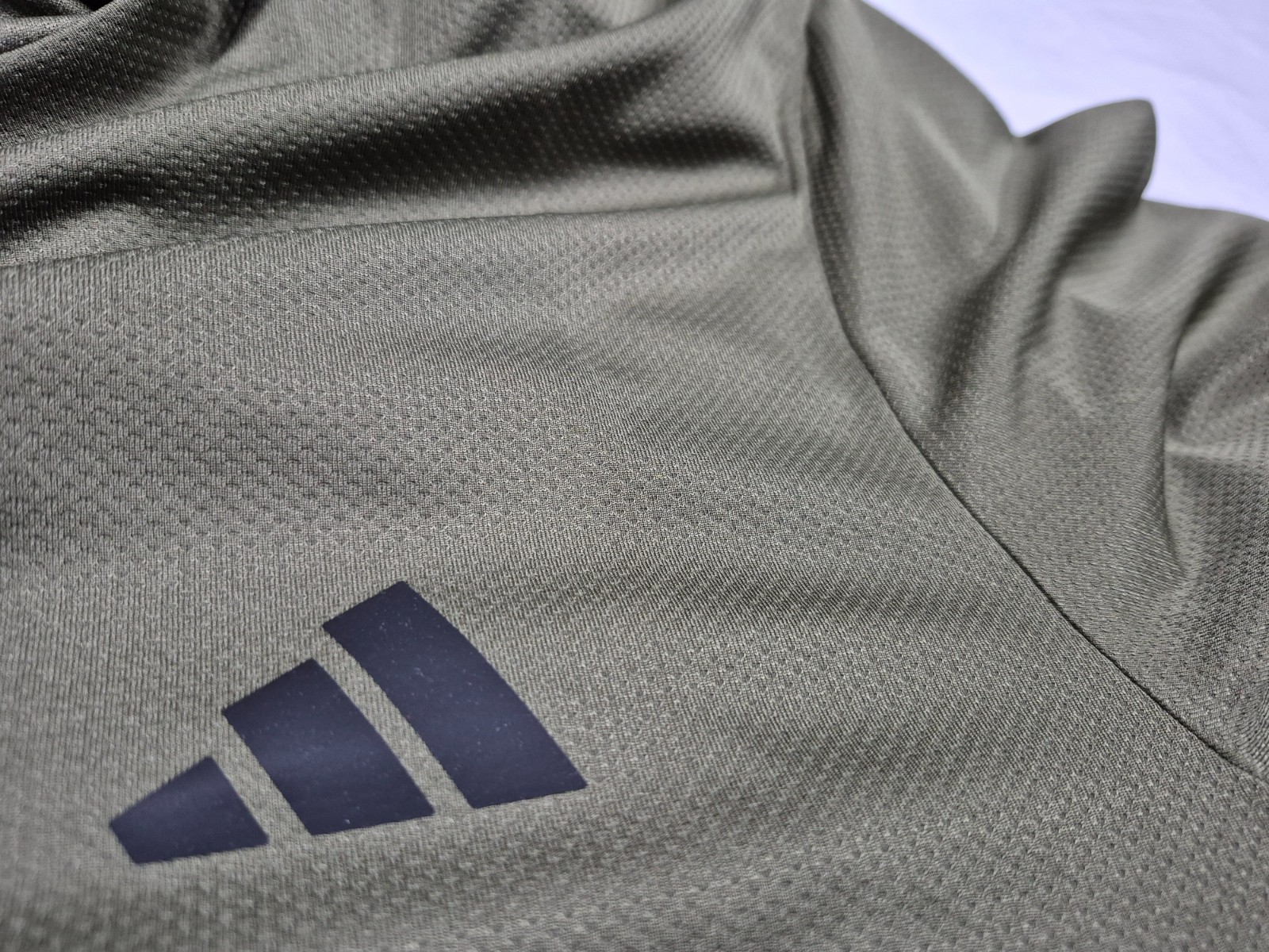 Adidas Mens Training/Running WE Bas 3 S Tee Shirt KD0703 Olive green