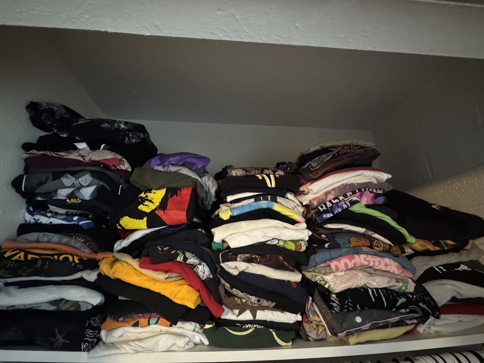Random 20 for $180 Vintage/Modern Graphic TShirt Bundle! Message your size!