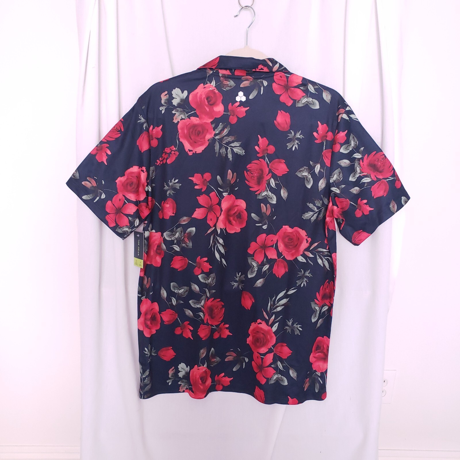 Tek Gear Navy Blue Red Roses Floral Collar Button Up Athletic Shirt Size M