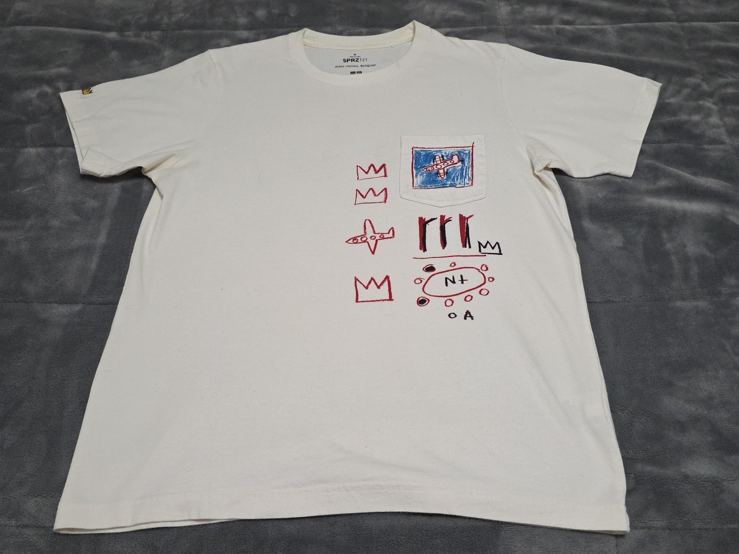 UT Uniqlo X Jean Michel Basquiat Artisan Sprz NY Pocket Tshirt SZ Medium