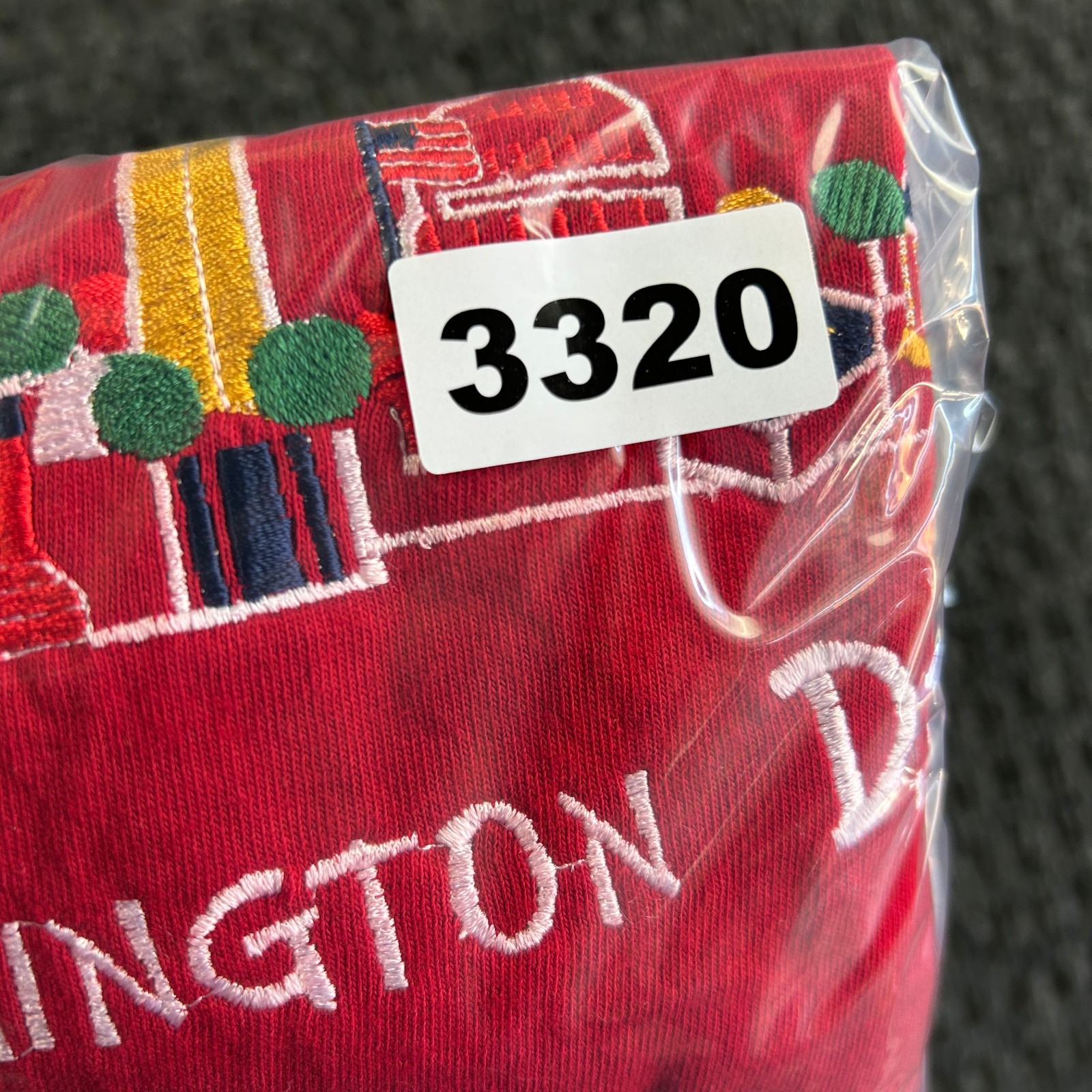 Vintage Washington DC T Shirt Embroidered Delta Magnum Weight L Red 90s y2k