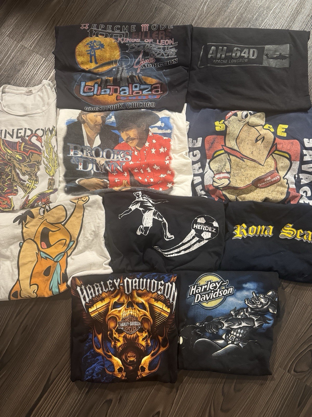 Random 20 for $180 Vintage/Modern Graphic TShirt Bundle! Message your size!