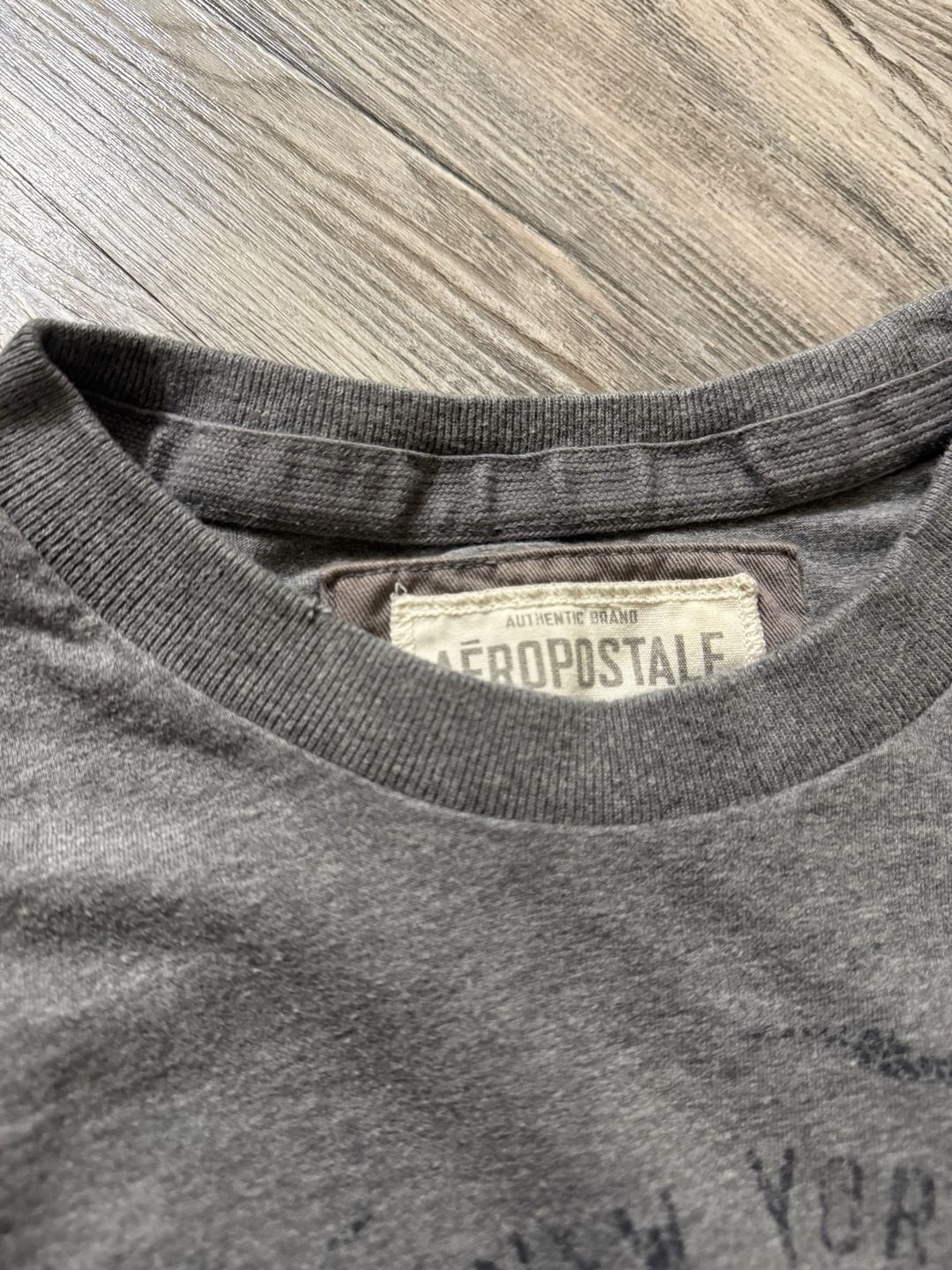 Aeropostale A87 NY Premium Goods Graphic T-Shirt Gray Large