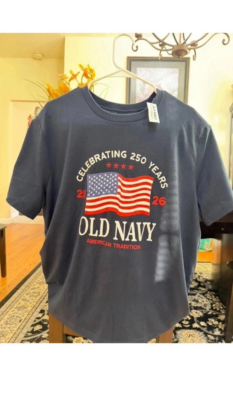 Old Navy Men’s L White Cotton Crew Neck Short Sleeve USA Flag Graphic Tee