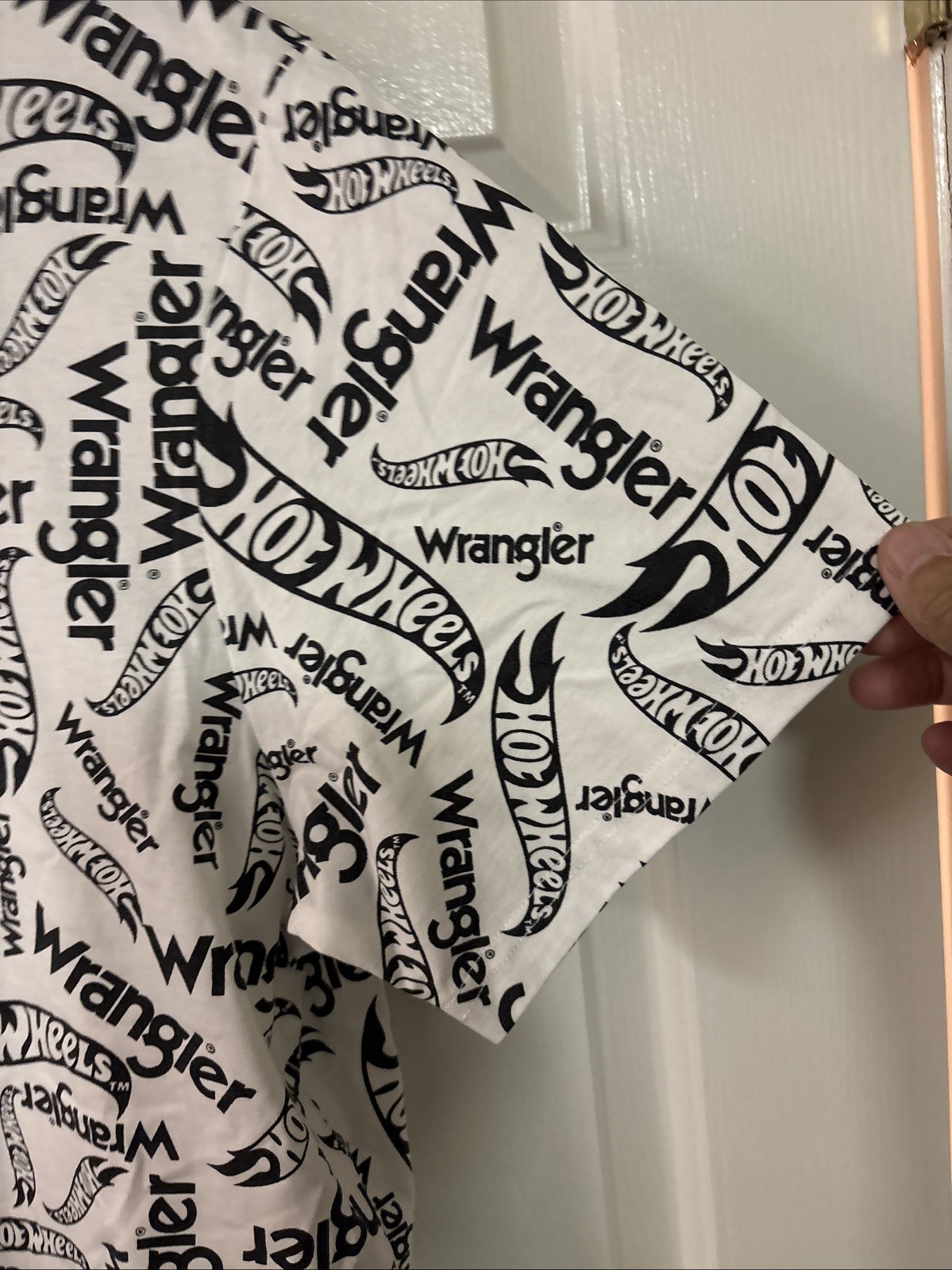 Wrangler x Hot Wheels Tee Men XL Black White All Over Print Logo Cotton