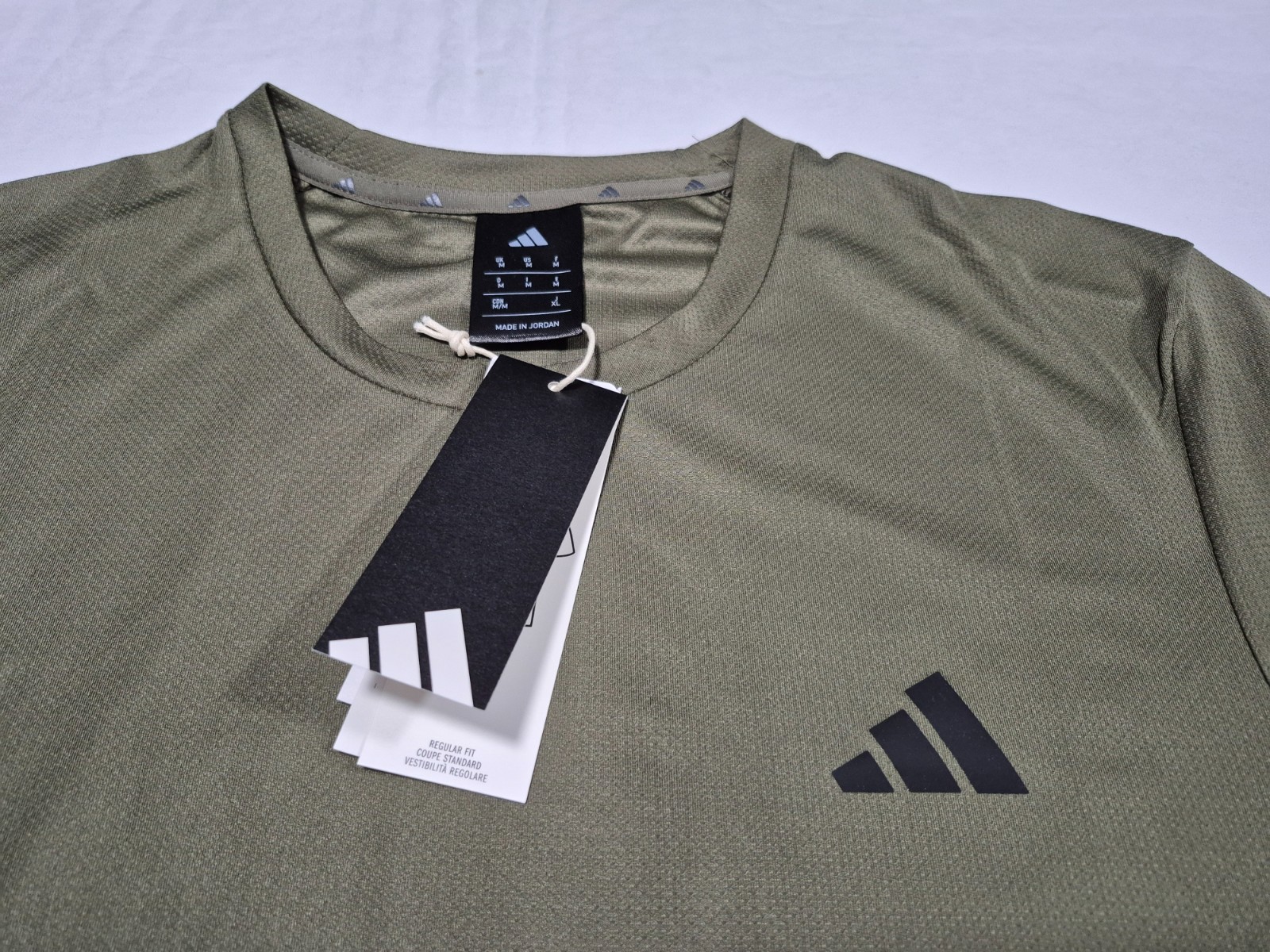 Adidas Mens Training/Running WE Bas 3 S Tee Shirt KD0703 Olive green