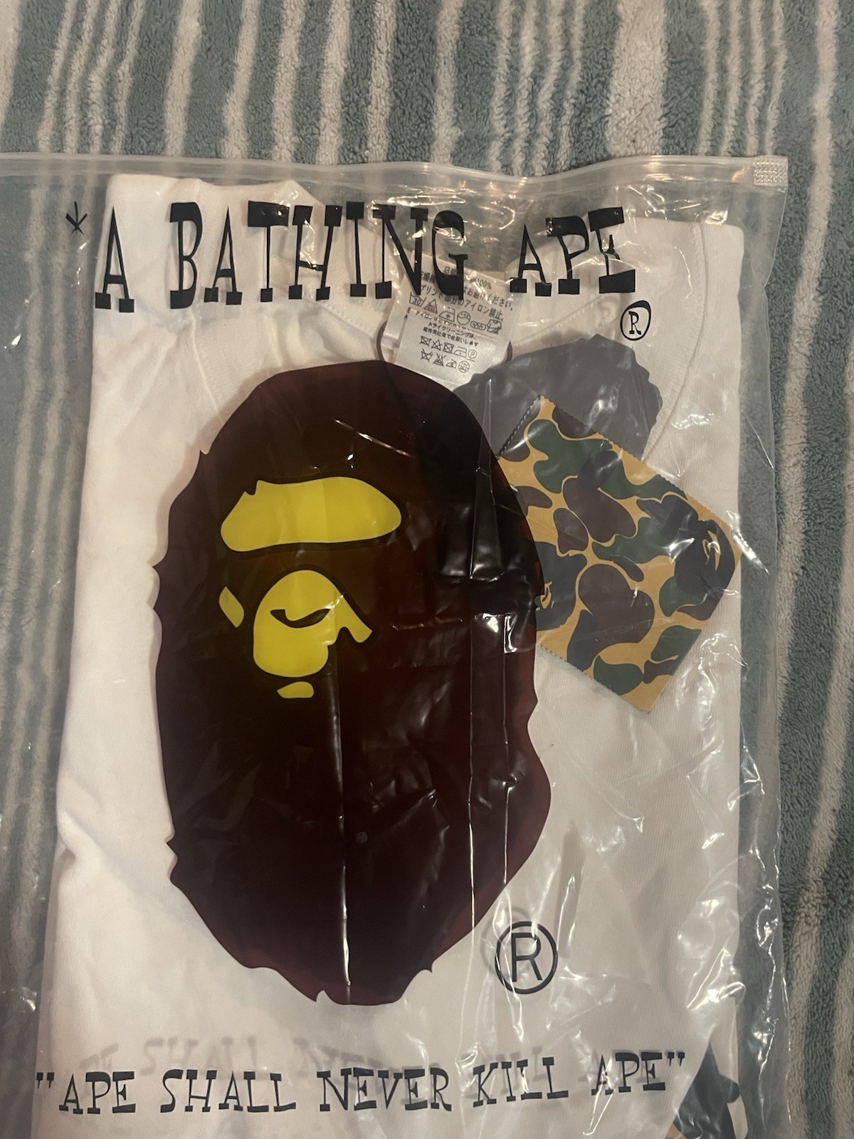 A Bathing Ape BAPE Ape Head Camo Graphic Tee White Men’s M Short Sleeve