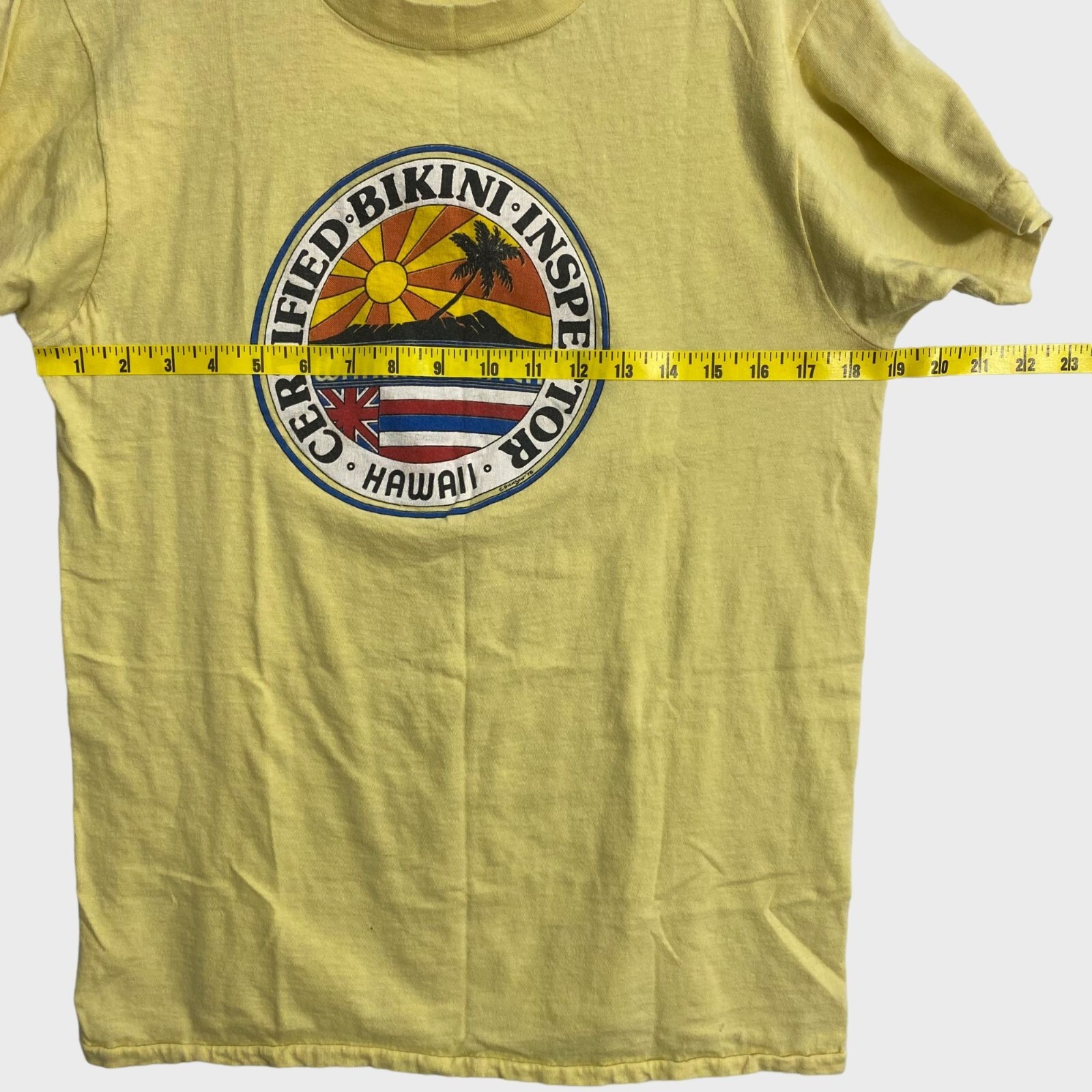 Vintage 70s Waikiki Beach Bikini Inspector Graphic T Shirt Yellow Mens Small S