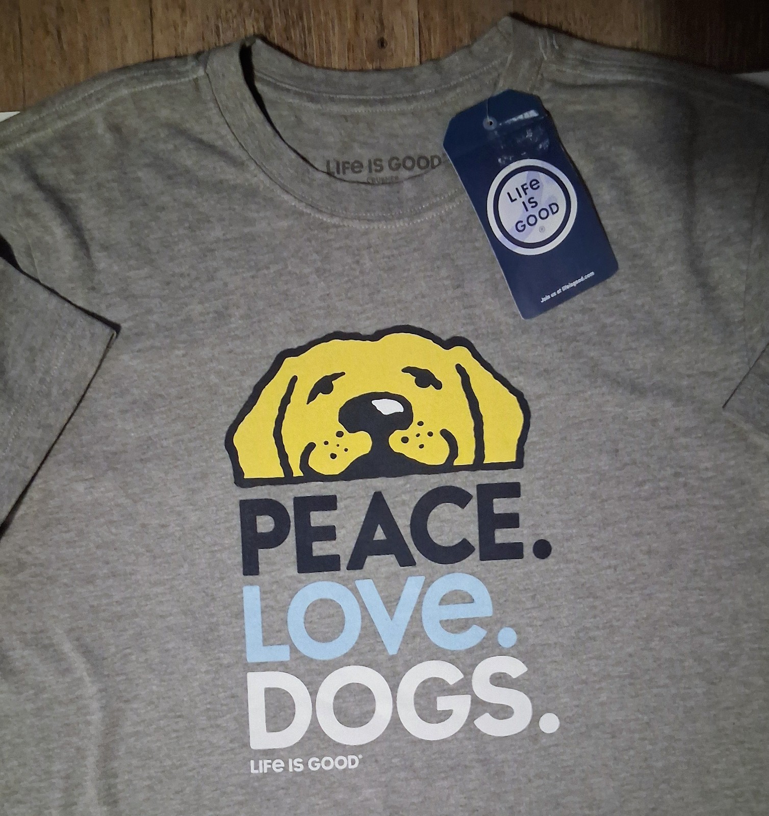 Life is Good Peace Love Dogs Crusher Grey Shirt Short Sleeve Medium Size
