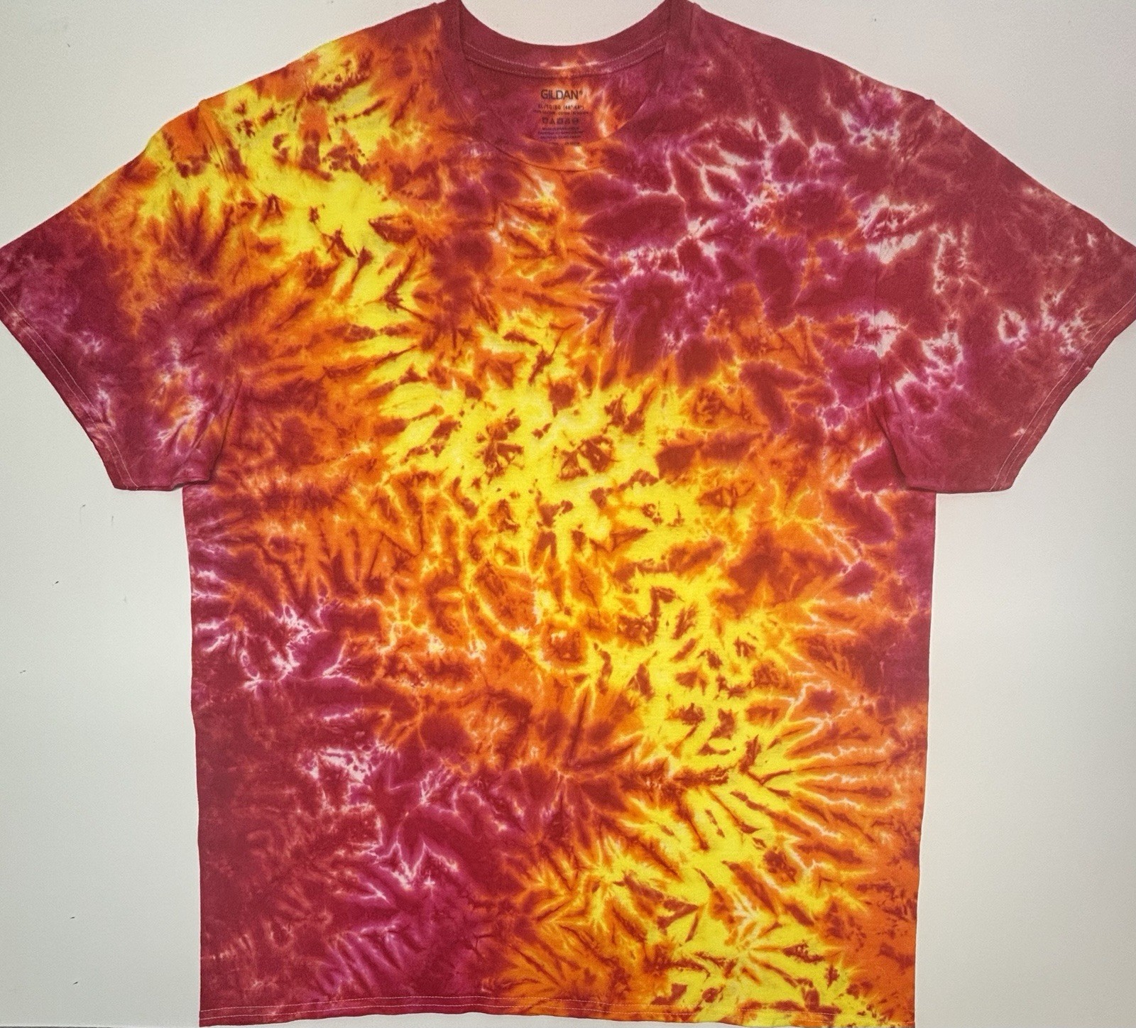 Gildan Handmade Tie Dye Unisex T-Shirt Size XL Multicolor Scrunch Design Tee NEW
