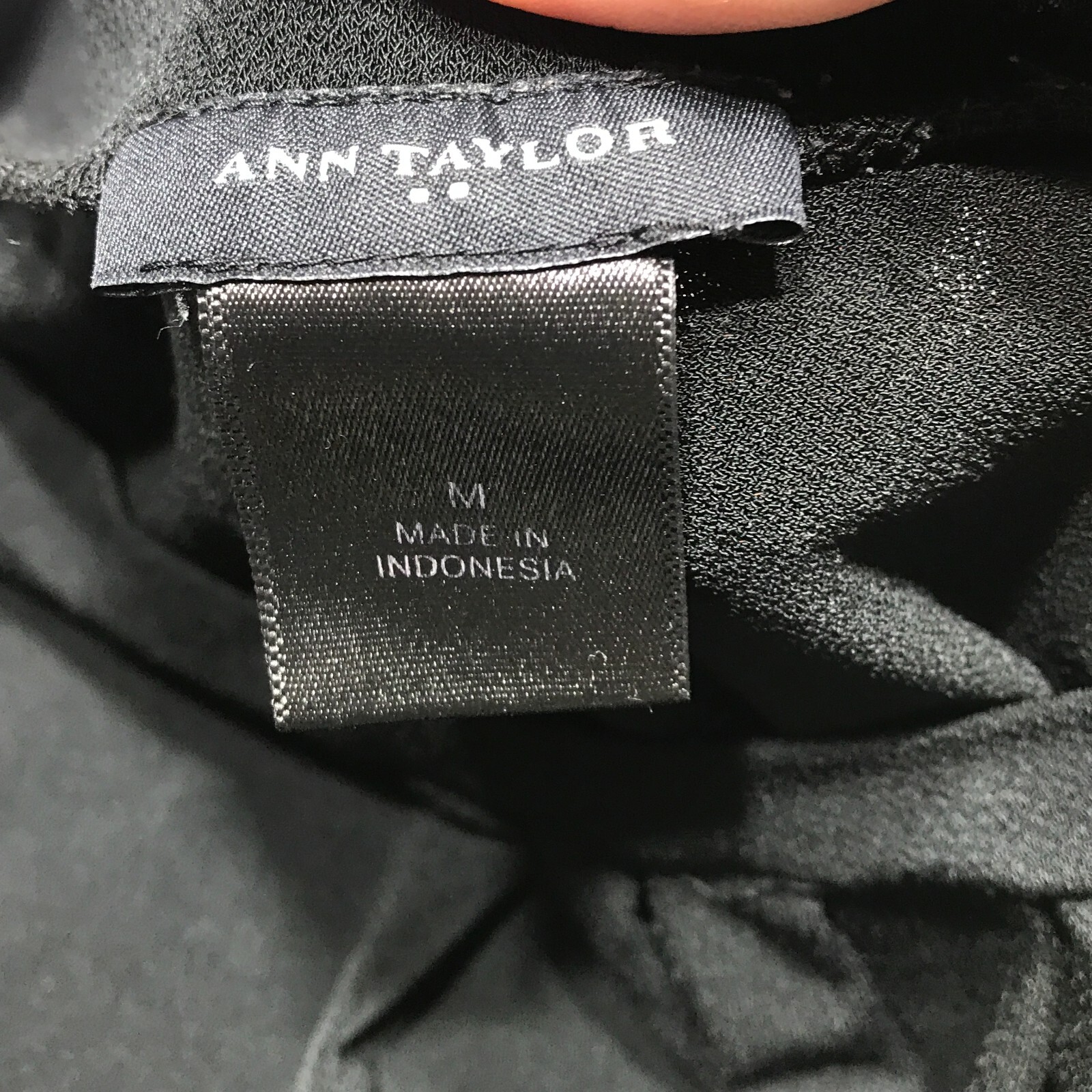 Ann Taylor Top Womens Size M Pleated Neck Crop Sleeve Blouse Black Stretchy