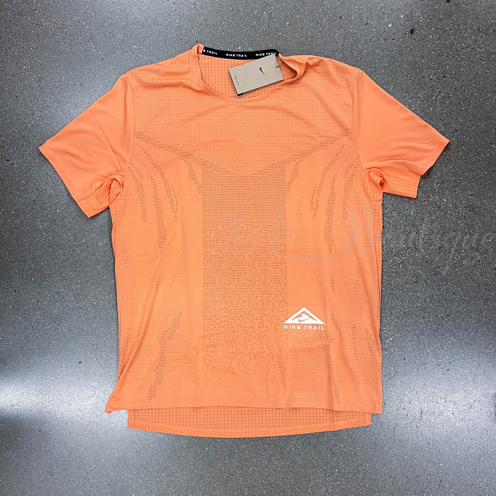 NWT Nike DM4646-871 Men Dri-Fit Rise 365 Trail Running Top Orange Trance Size M