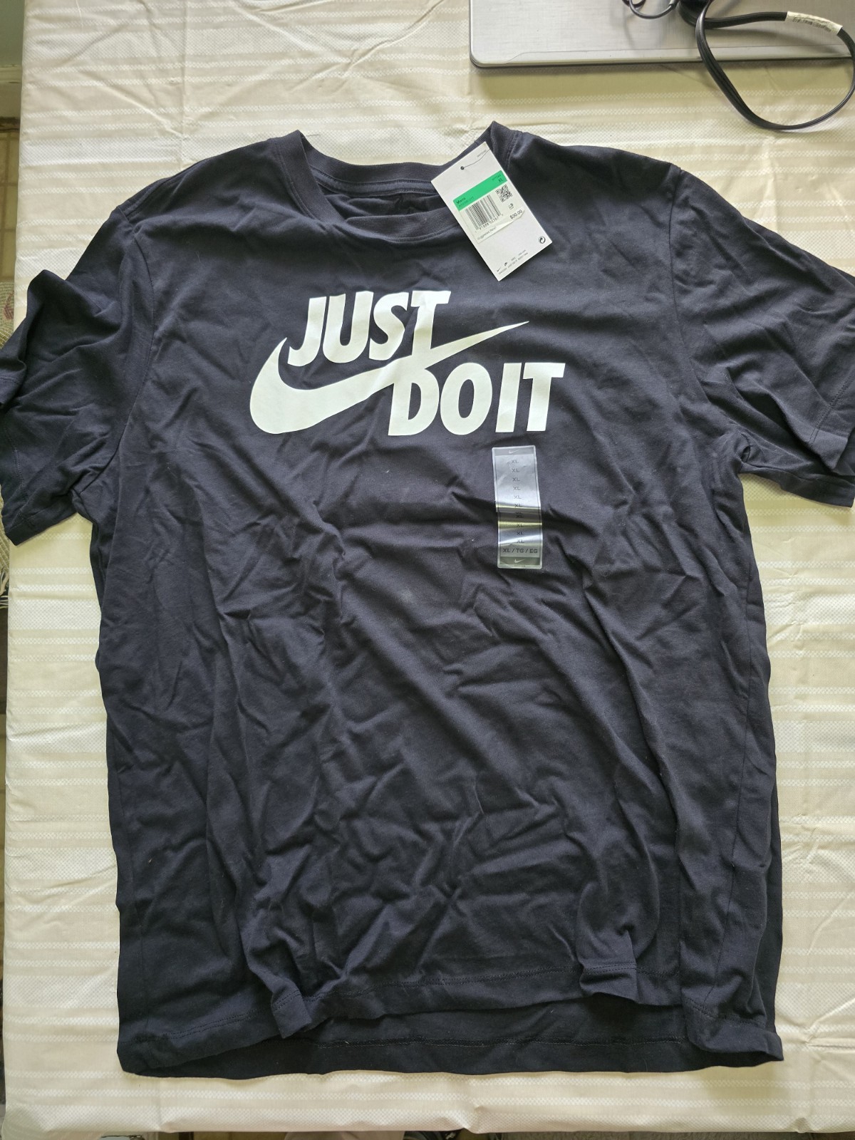 Nike Mens Just Do It Graphic T-Shirt Black White Swoosh Logo Large AR5006-010