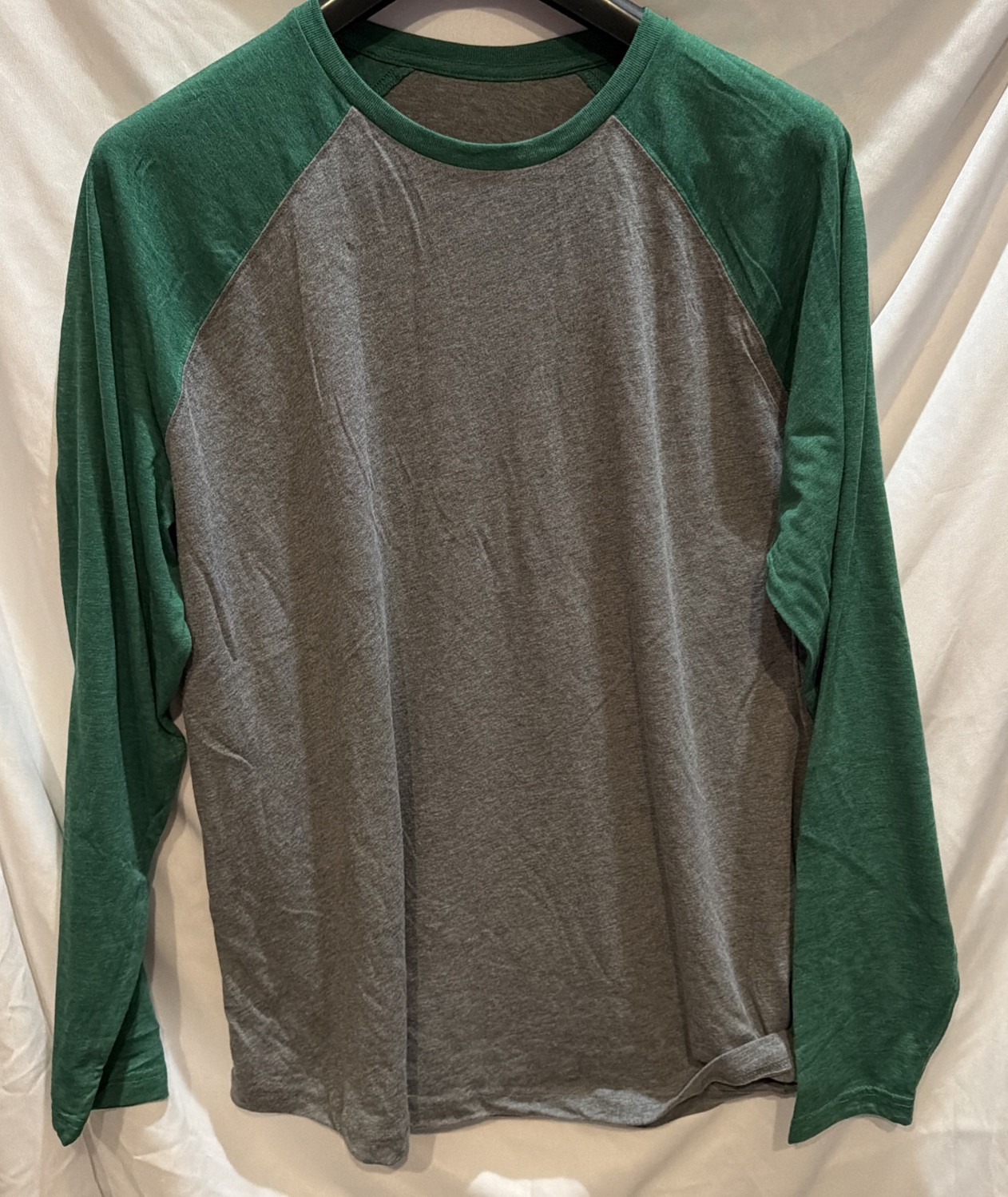 Men’s NWOT Size 2XL Fanatics Long Sleeve Gray/Green Baseball Soft T-Shirt