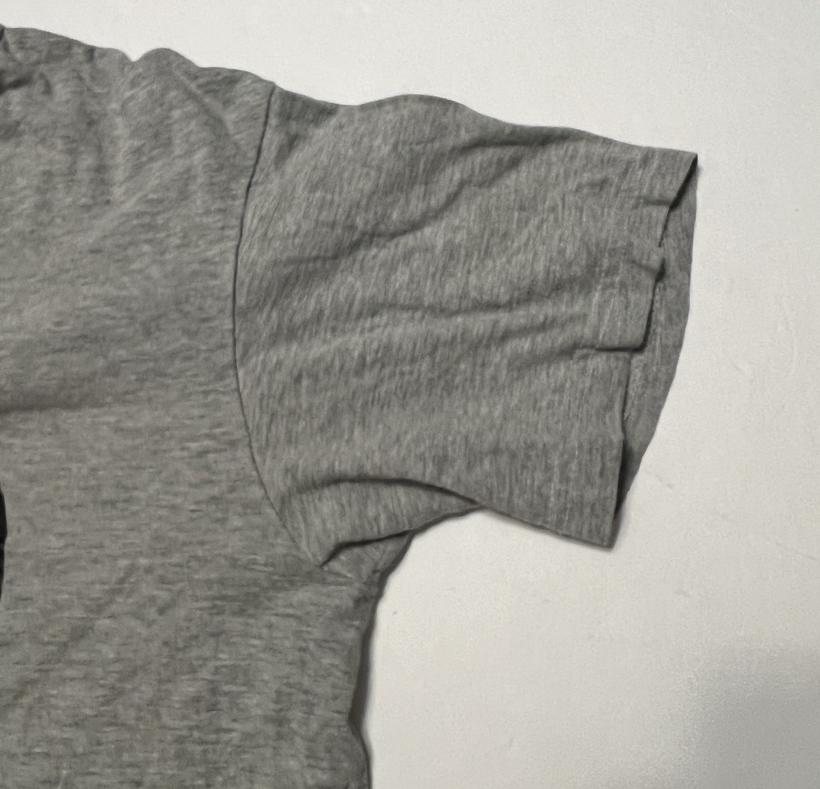 Arm The Animals Clothing Co. Gray Graphic Tshirt Large Short Sleeve Crew Neck