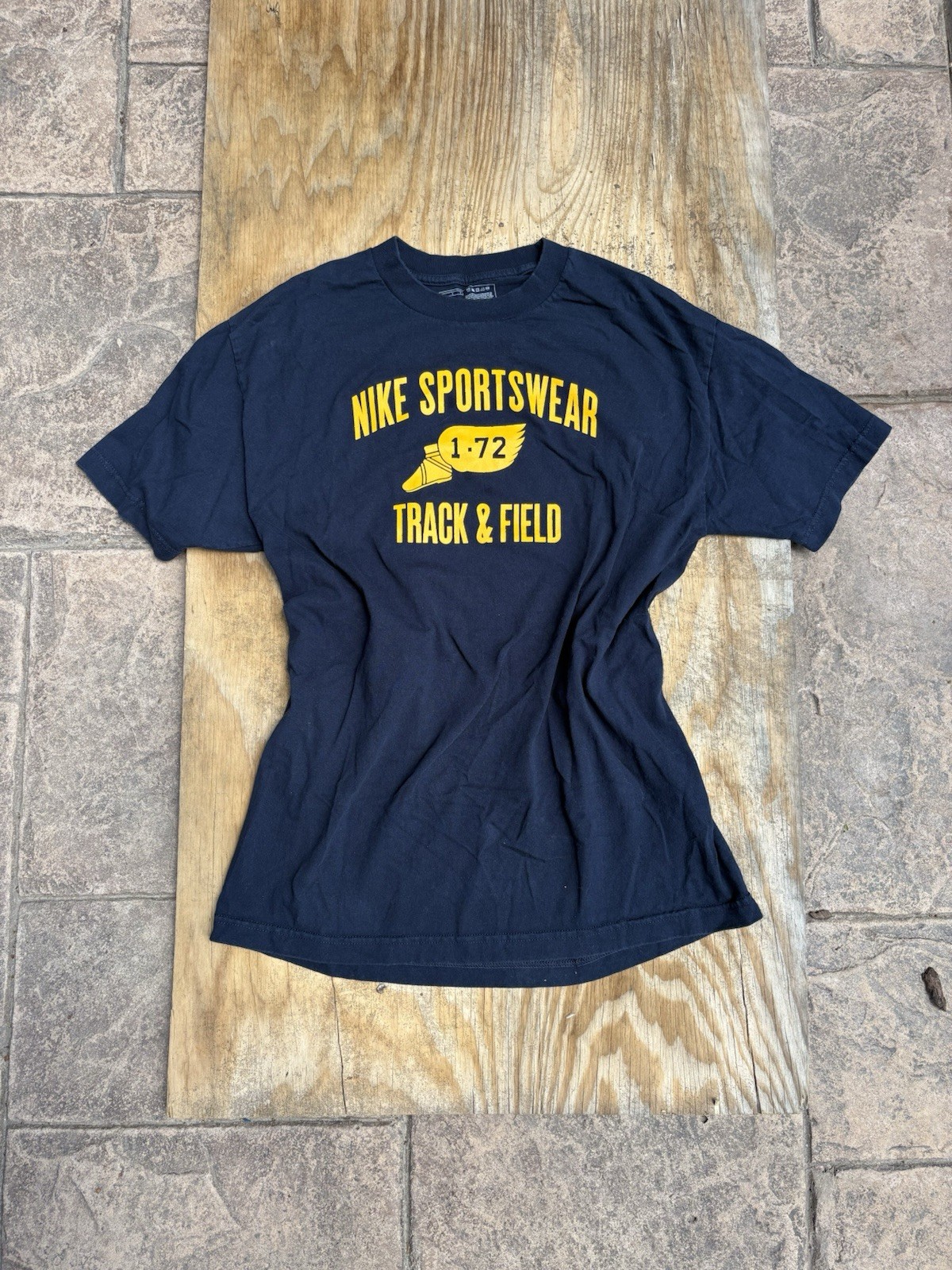 Nike Nike Sportswear Unisex L Black/Yellow Graphic Logo Crew Neck T-Shirt