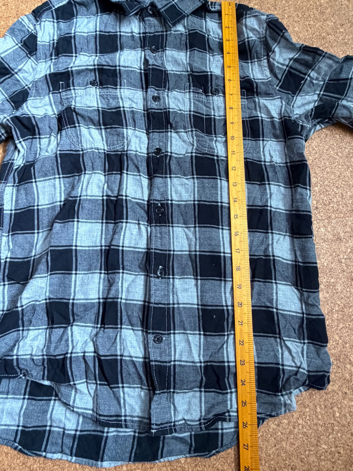 Vintage 1990s Grunge Cotton Plaid Button-Up Shirt Unisex Size Medium