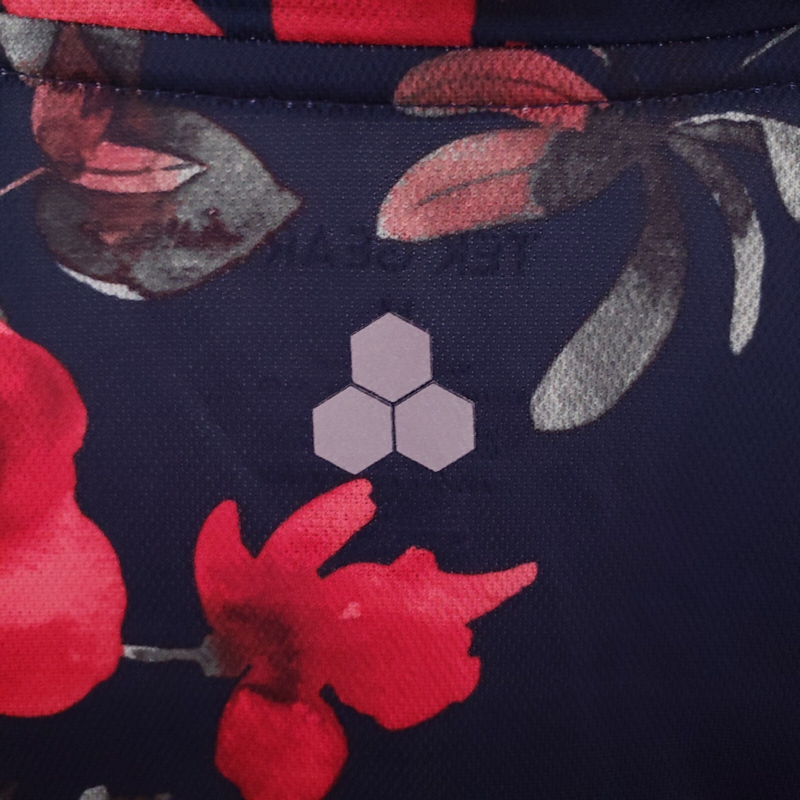 Tek Gear Navy Blue Red Roses Floral Collar Button Up Athletic Shirt Size M