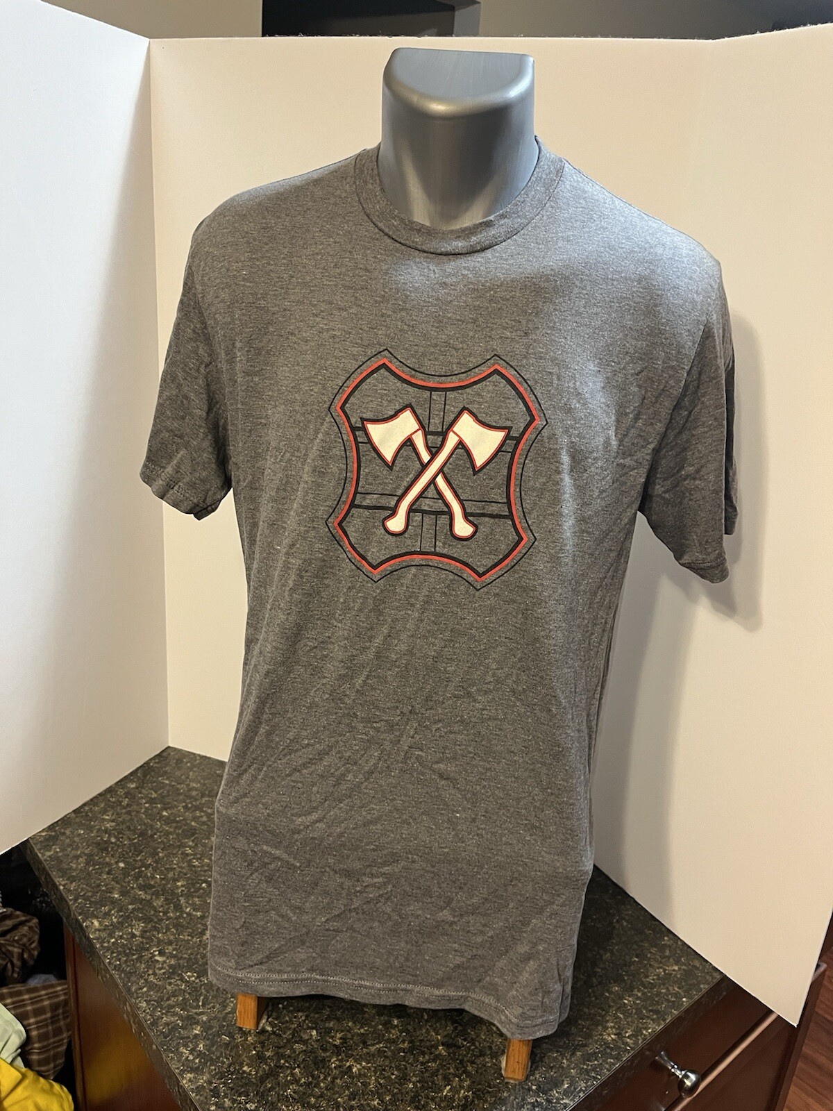 Firefighter Crossed Axes Logo Men’s Gray T-shirt Medium Poly Cotton Rayon