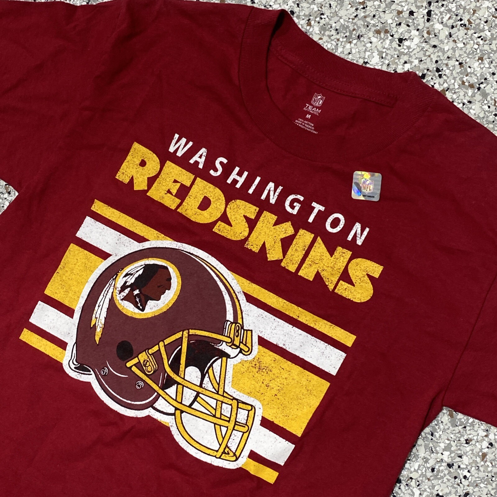 Washington Redskins NFL Graphic Tee T-shirt Helmet Team Apparel Official NWT M