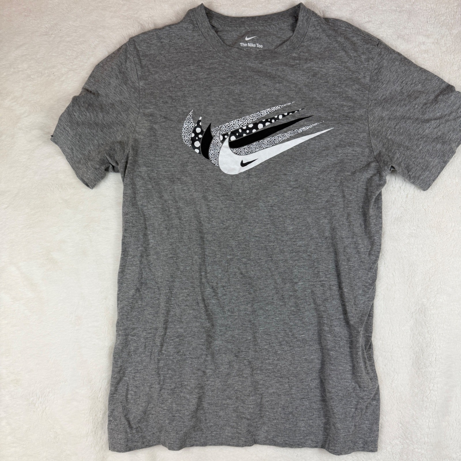 Nike Mens Graphic T-Shirt Gray Triple Swoosh Polka Dot Logo Tee Small AR5006-063