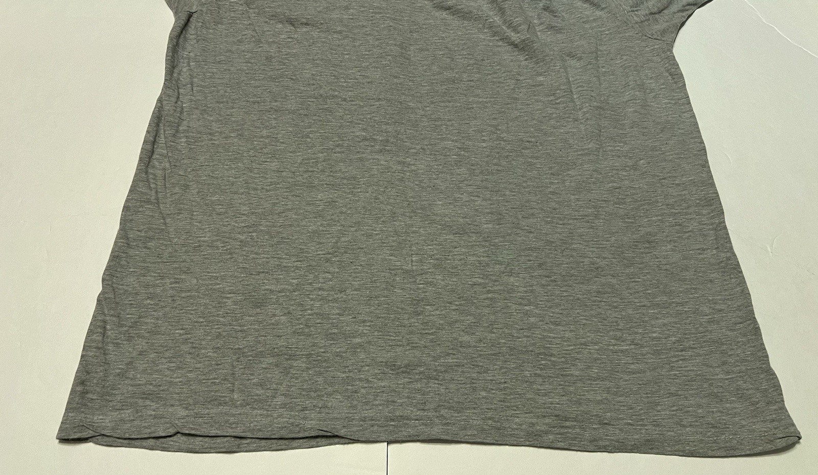 Arm The Animals Clothing Co. Gray Graphic Tshirt Large Short Sleeve Crew Neck