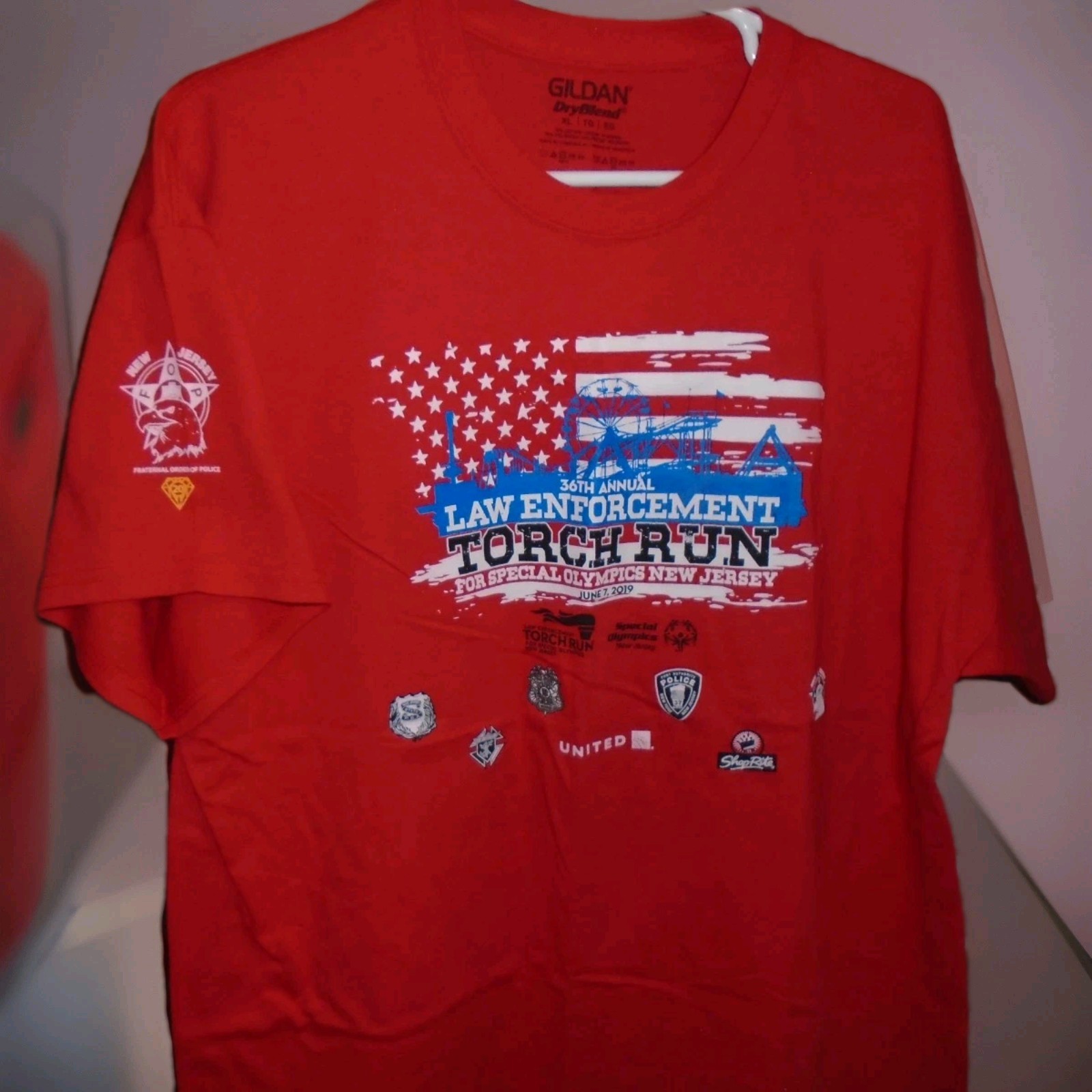 36TH ANNUAL LAW ENFORCEMENT TORCH RUN 2019 MENS TSHIRT WORN 1 TIME